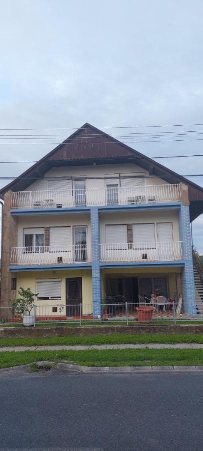 Bluebird Apartman Zalakaros Extérieur photo